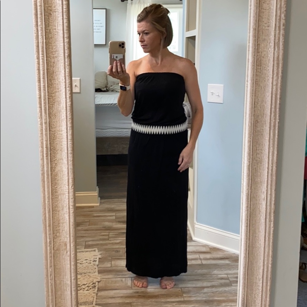 Strapless Dress with beautiful waisted detail.